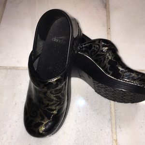 New Dansko size 37